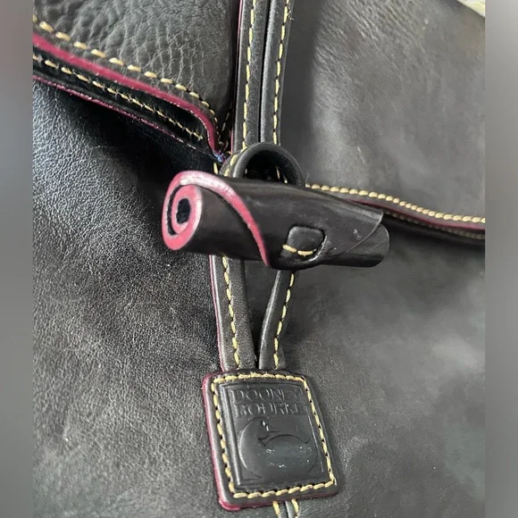 DOONEY & BOURKE FLORENTINE BLACK LEATHER SHOULDER BAG Sleek polished leather - Picture 13 of 16